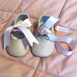 Sold -Ralph Lauren pink ballet shoes size 1.